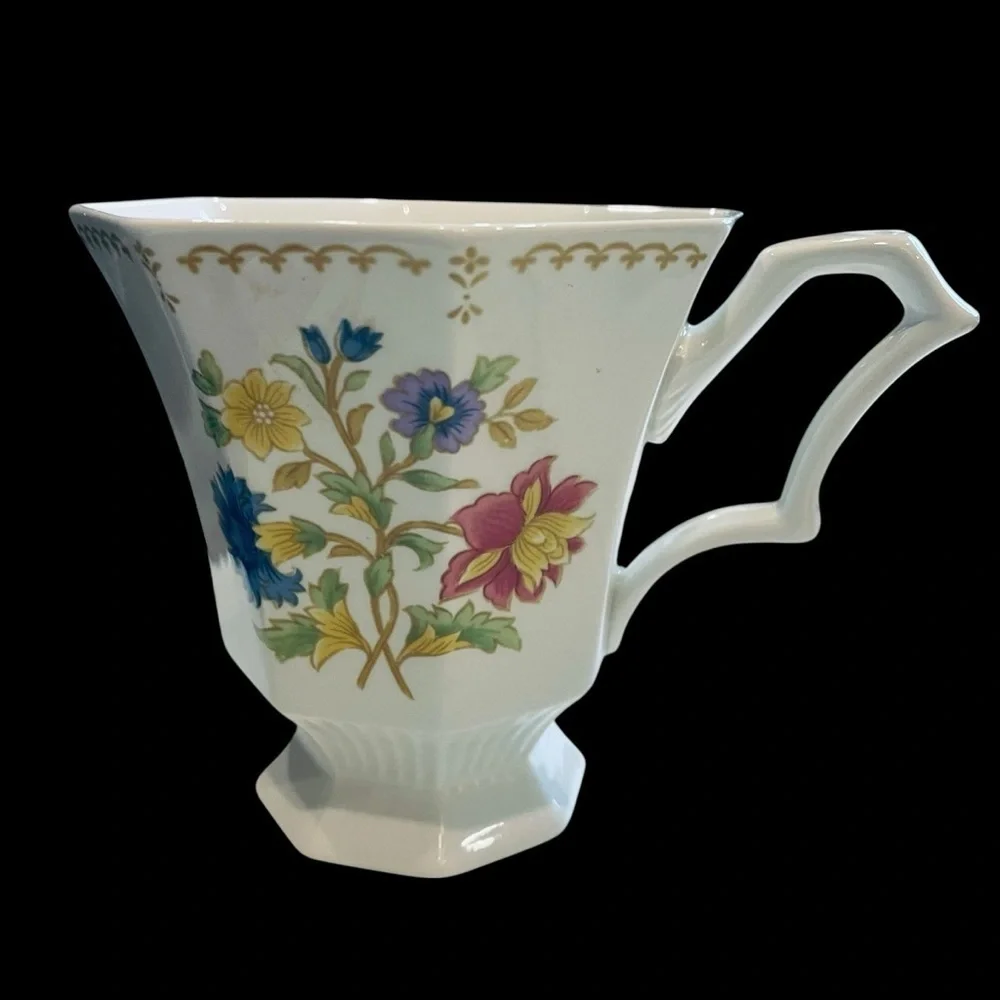 Vintage NIKKO Classic Collection Floral Bone China Footed Coffee Mug Japan 3.75